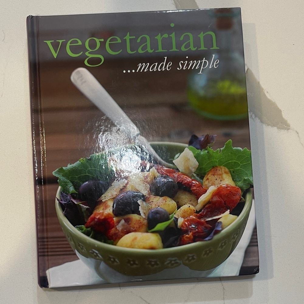 Vegetarian Delights Cookbook with Green Cover